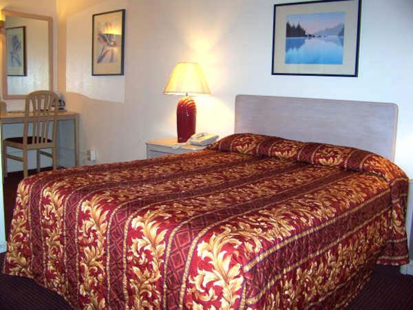 Townhouse Motel Weed Quarto foto